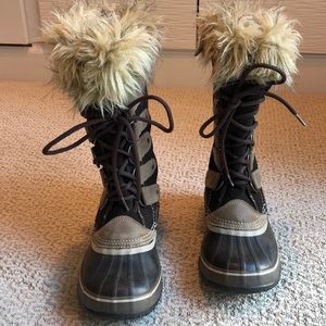 Sorel Joan of Arctic fur-trimmed winter boots Sz 8